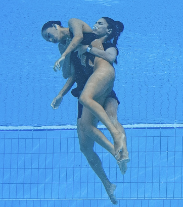 奥运游泳教练回忆起在她在拯救安妮塔阿尔瓦雷斯的时刻